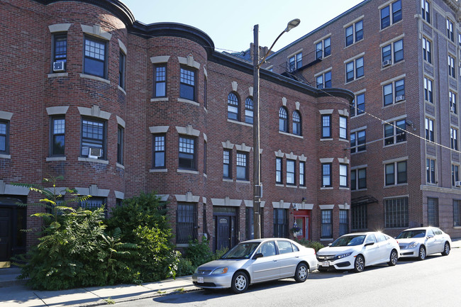 525 Newbury St in Boston, MA - Building Photo - Building Photo