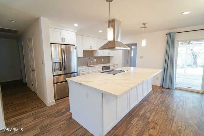 8608 E Highland Ave in Scottsdale, AZ - Building Photo - Building Photo