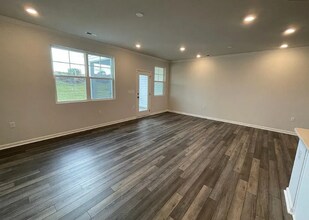 5020 Tura St in Raleigh, NC - Foto de edificio - Building Photo