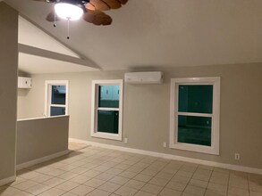 109 E Venus Ln in South Padre Island, TX - Building Photo - Building Photo