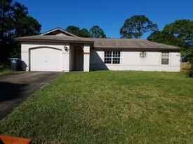 518 Wildwood Ave SW in Palm Bay, FL - Building Photo