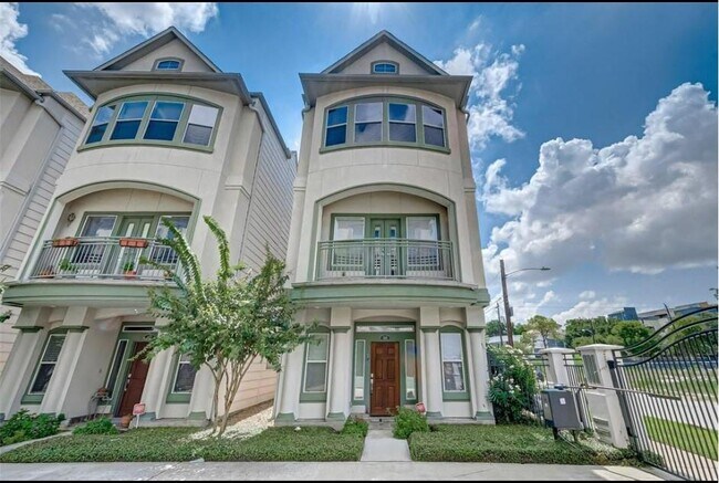 1215 Wentworth St in Houston, TX - Building Photo - Building Photo