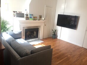 1932 Calvert St NW, Unit 2 in Washington, DC - Building Photo - Building Photo