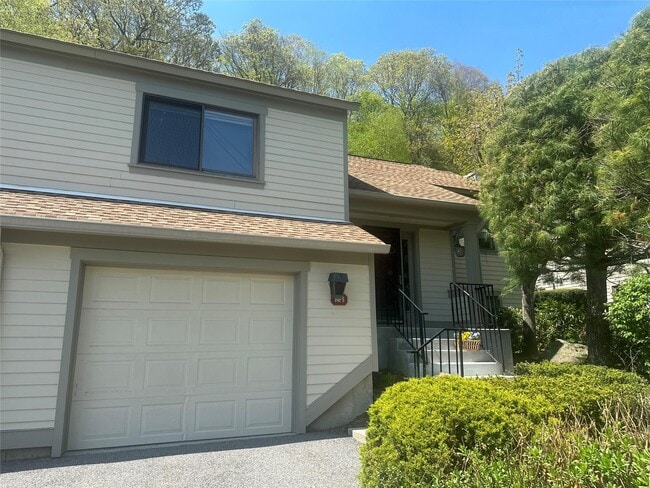 property at 646B Heritage Hls
