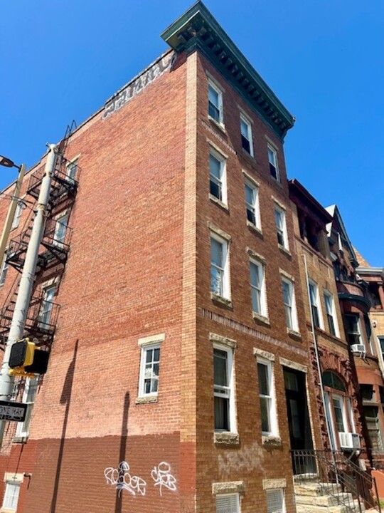 1700 St Paul St in Baltimore, MD - Building Photo