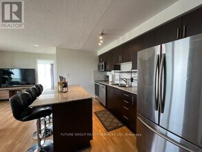 30-830 Herons Hl Wy in Toronto, ON - Building Photo - Building Photo
