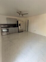 1290 NE 156th St in North Miami Beach, FL - Building Photo