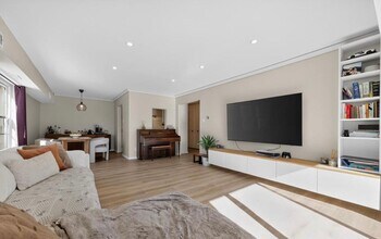 419 Drummers Ln in Wayne, PA - Building Photo - Building Photo