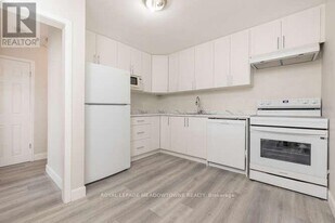 84 Mill St in Halton Hills, ON - Building Photo