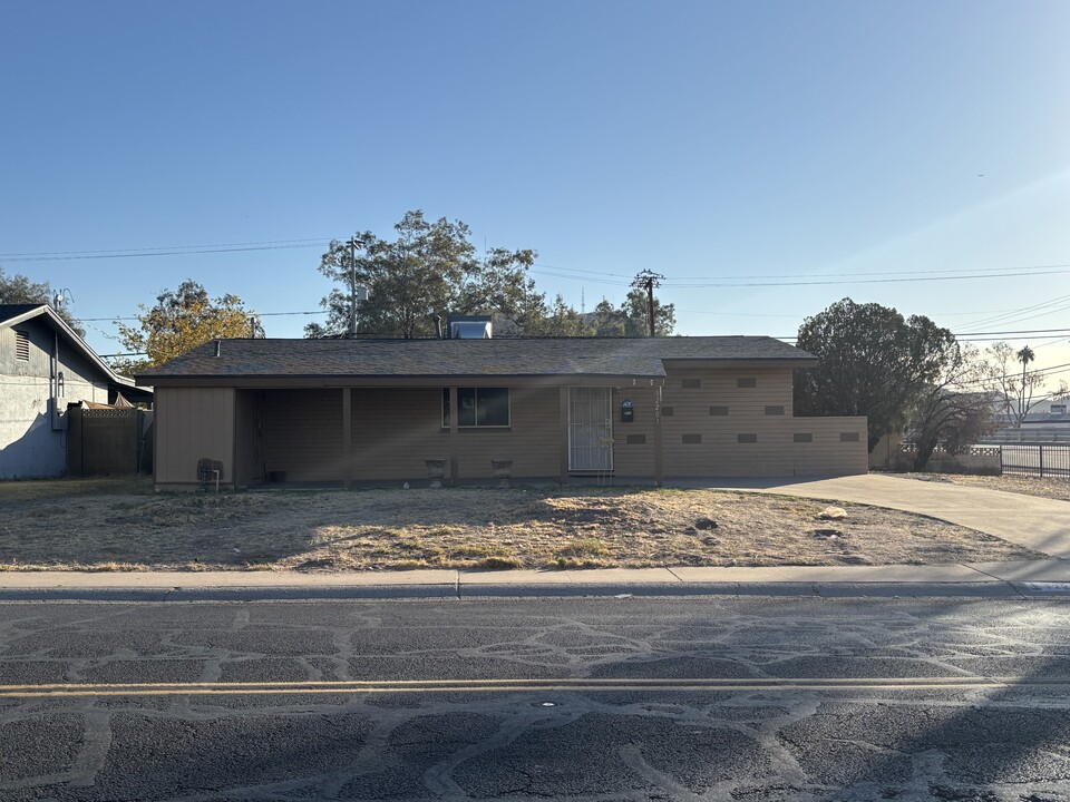 12201 N 25th Ave in Phoenix, AZ - Building Photo