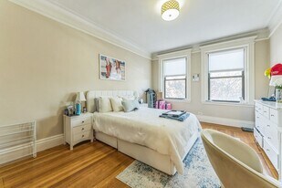 466 Commonwealth Ave in Boston, MA - Building Photo