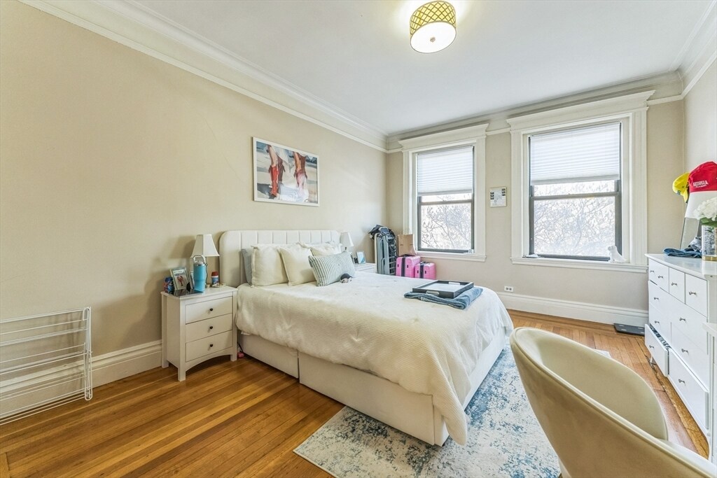 466 Commonwealth Ave in Boston, MA - Building Photo