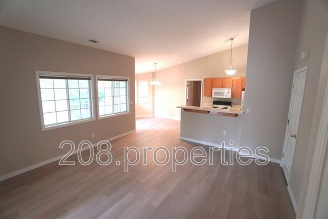 6589 W Lucky Ln in Boise, ID - Foto de edificio - Building Photo
