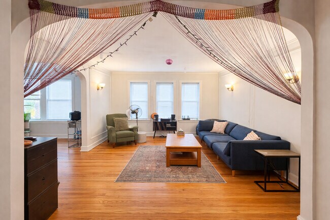 6420 N Newgard Ave in Chicago, IL - Building Photo - Building Photo