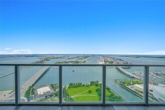 1100 Biscayne Blvd, Unit 6001 in Miami, FL - Building Photo - Building Photo