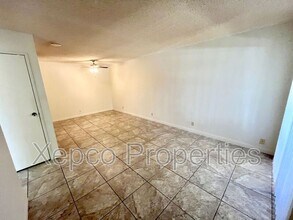 2857 N Los Felices Rd in Palm Springs, CA - Building Photo - Building Photo