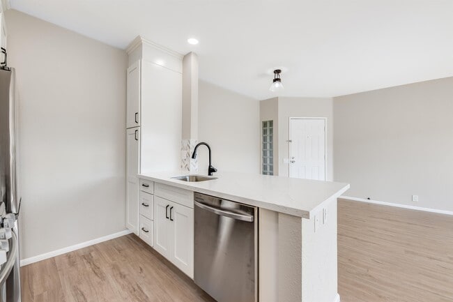 91-284-284 Hanapouli Cir in Ewa Beach, HI - Building Photo - Building Photo