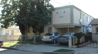 11340 Miranda St in North Hollywood, CA - Foto de edificio - Building Photo