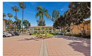 6009 Rancho Mission Rd in San Diego, CA - Building Photo - Building Photo