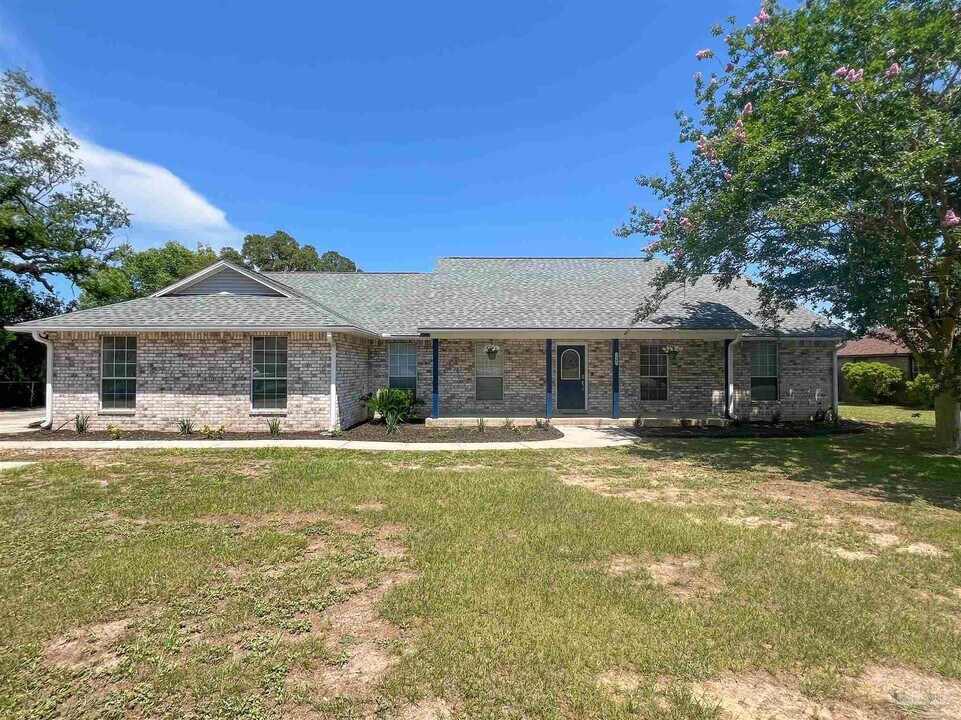 7342 Wymart Rd in Pensacola, FL - Building Photo