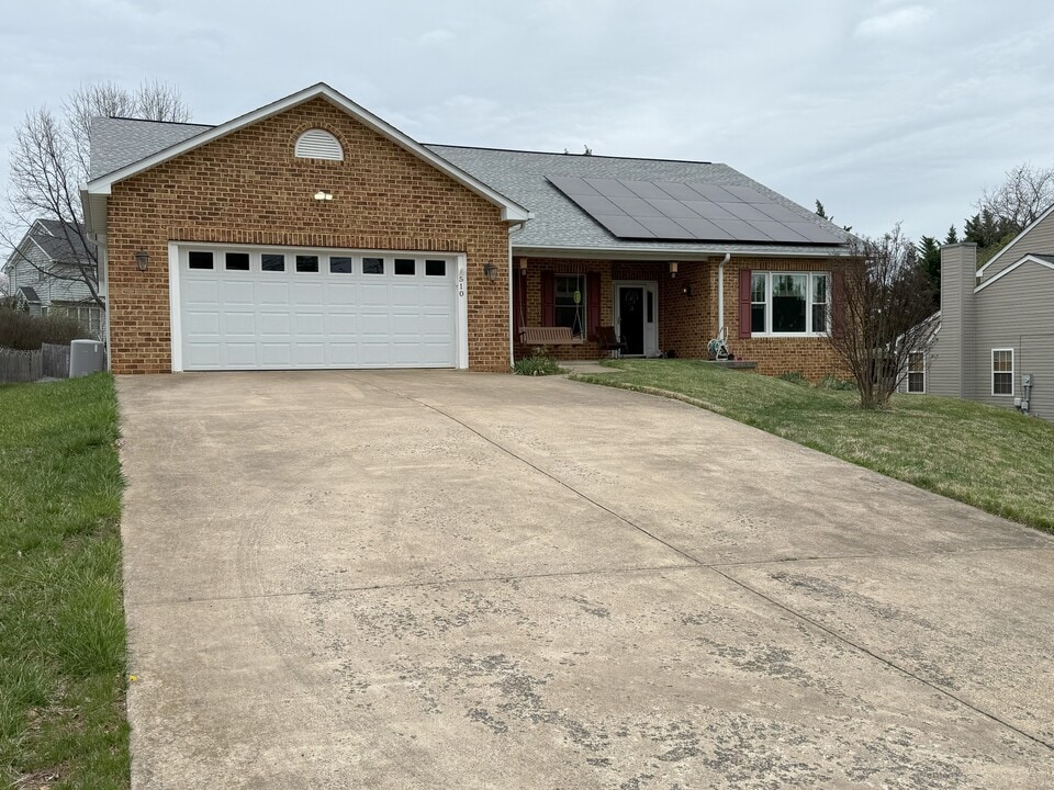 510 Ewell Ct in Berryville, VA - Building Photo