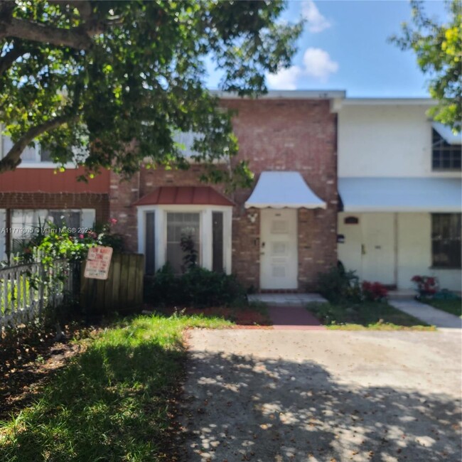 3609 Townhouse Ct in West Palm Beach, FL - Building Photo - Building Photo