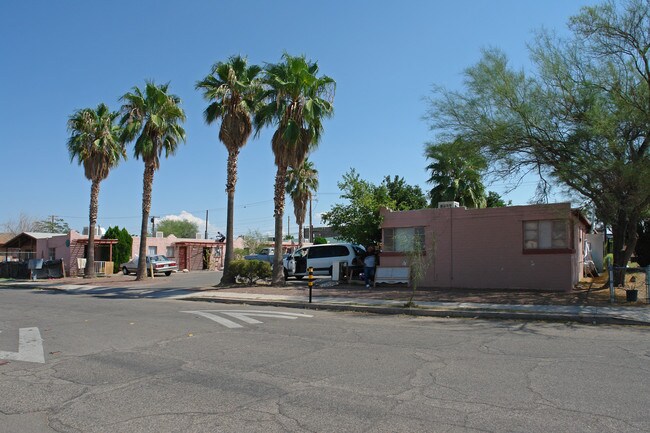 Kentucky Apartments in Tucson, AZ - Foto de edificio - Building Photo