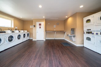 1466 Bonair Rd in Vista, CA - Building Photo - Building Photo
