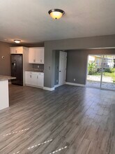 9600 2nd St N in St. Petersburg, FL - Building Photo - Building Photo