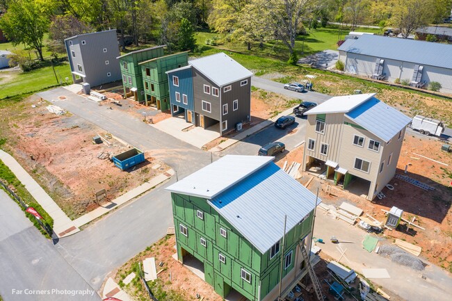 50-61 W Cascade St in Arden, NC - Building Photo - Building Photo