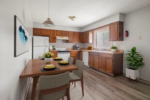 305 W Tower Ct in Muncie, IN - Building Photo