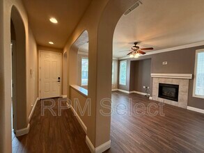 1899 Dawnelle Way in Sacramento, CA - Building Photo - Building Photo