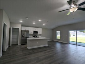 194 Jessamine Ln in Lady Lake, FL - Building Photo