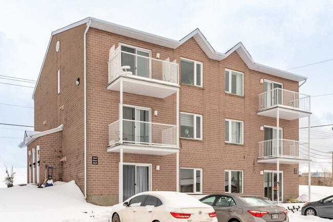 874 Saint-Omer St in Lévis, QC - Building Photo - Building Photo