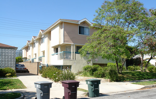 529 Ivy St in Glendale, CA - Foto de edificio - Building Photo