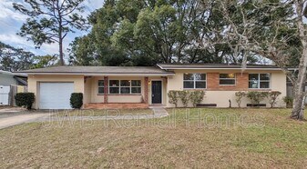 3026 Rogero Rd in Jacksonville, FL - Building Photo
