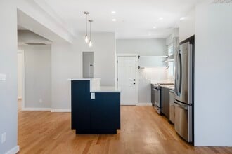27 Linden St, Unit 2 in Boston, MA - Building Photo - Building Photo