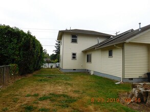 815 E Rio Vista Ave in Burlington, WA - Building Photo - Building Photo