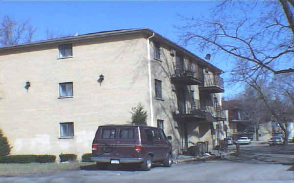 215 Roosevelt Ave in Bensenville, IL - Building Photo