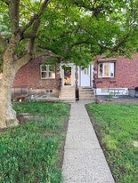 902 Maple Ave in Glenolden, PA - Building Photo