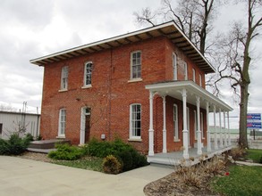 401 E 2nd St in Sterling, IL - Building Photo - Building Photo