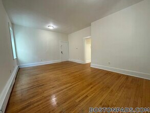 17 Fairbanks St, Unit 11 in Brookline, MA - Building Photo - Building Photo