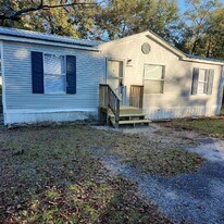 85008 Loretta Ln in Yulee, FL - Building Photo