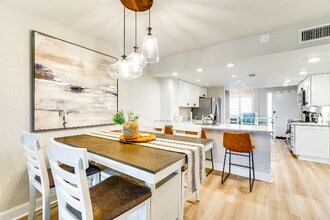 4263 Bay Beach Ln in Fort Myers Beach, FL - Building Photo - Building Photo