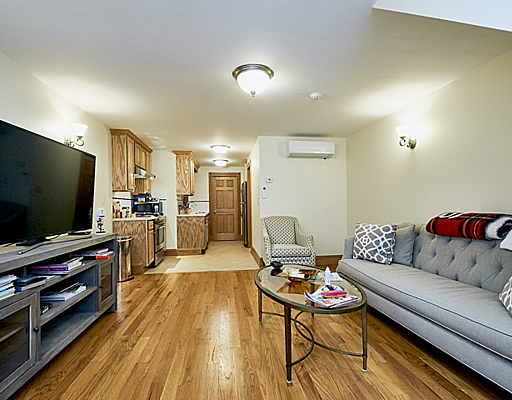 16 S Russell St, Unit A in Boston, MA - Foto de edificio - Building Photo