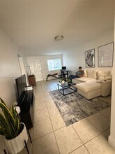 7940 NW 6th St, Unit 103 in Pembroke Pines, FL - Building Photo - Building Photo