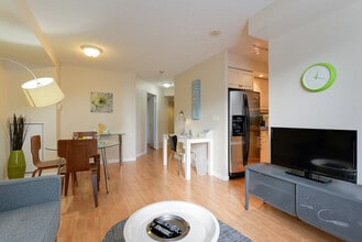 224 Richmond St W in Toronto, ON - Building Photo - Building Photo