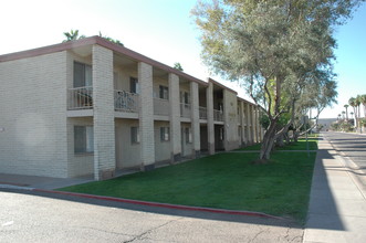 University Gardens in Tempe, AZ - Foto de edificio - Building Photo