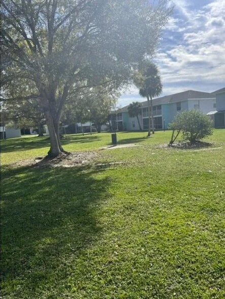 1755 6th Ave SW, Unit 3 in Vero Beach, FL - Building Photo - Building Photo