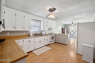 6303 Strickland Rd in Ebro, FL - Building Photo - Building Photo